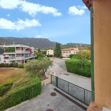 Maison De Confortable Avec Jardin Et Terrasse Au Lavandou 펜션 *