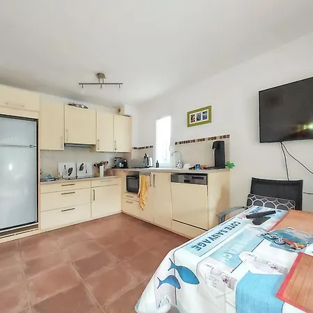 Maison De Confortable Avec Jardin Et Terrasse Au Lavandou * 르 라방두